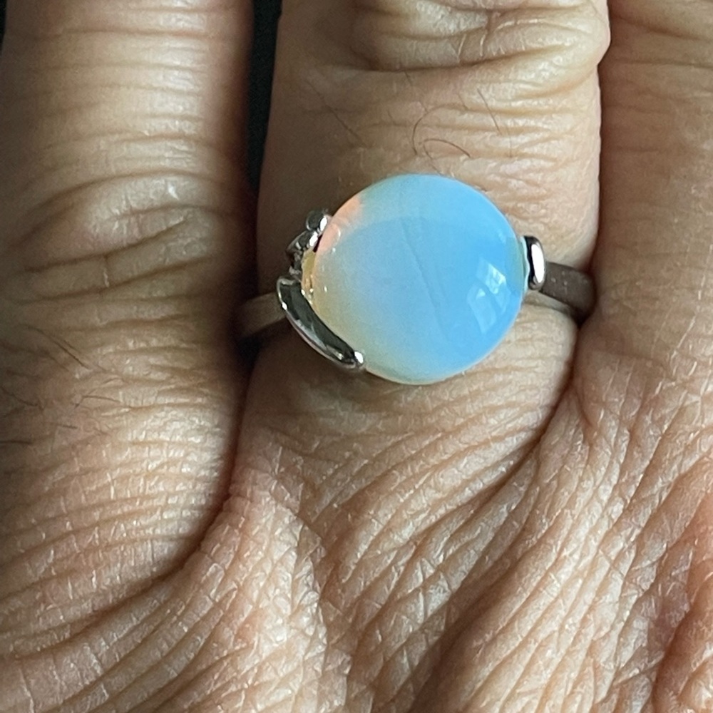 round opal stone ring - Picture 8 of 9